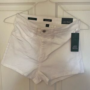 Size 4 Wild and Fable White Jean Shorts